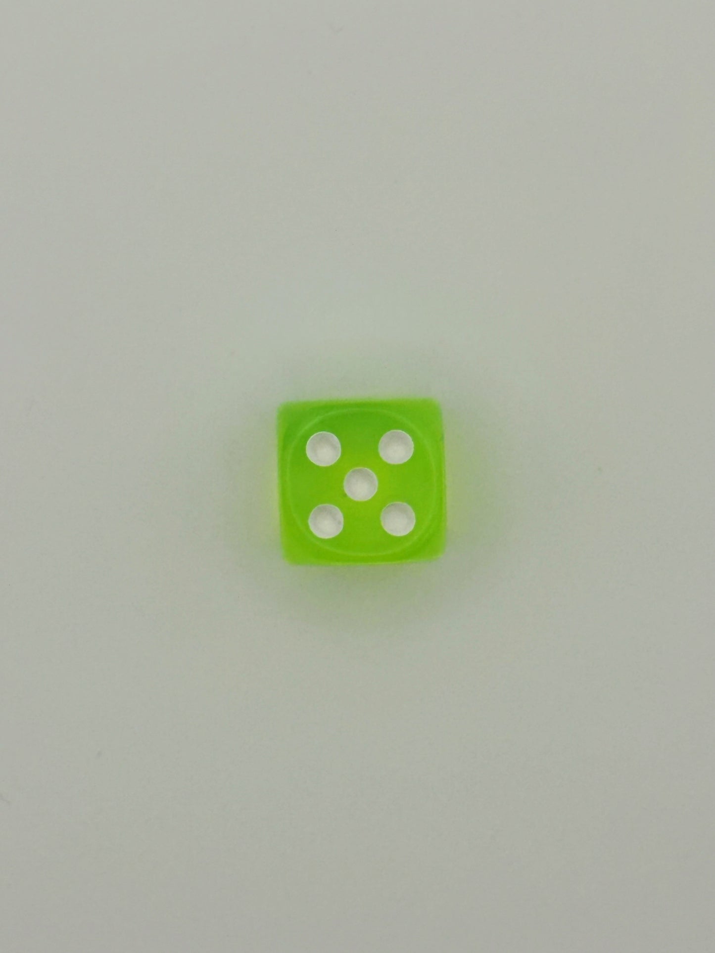 Lucky Roll – Colored Dice Charm