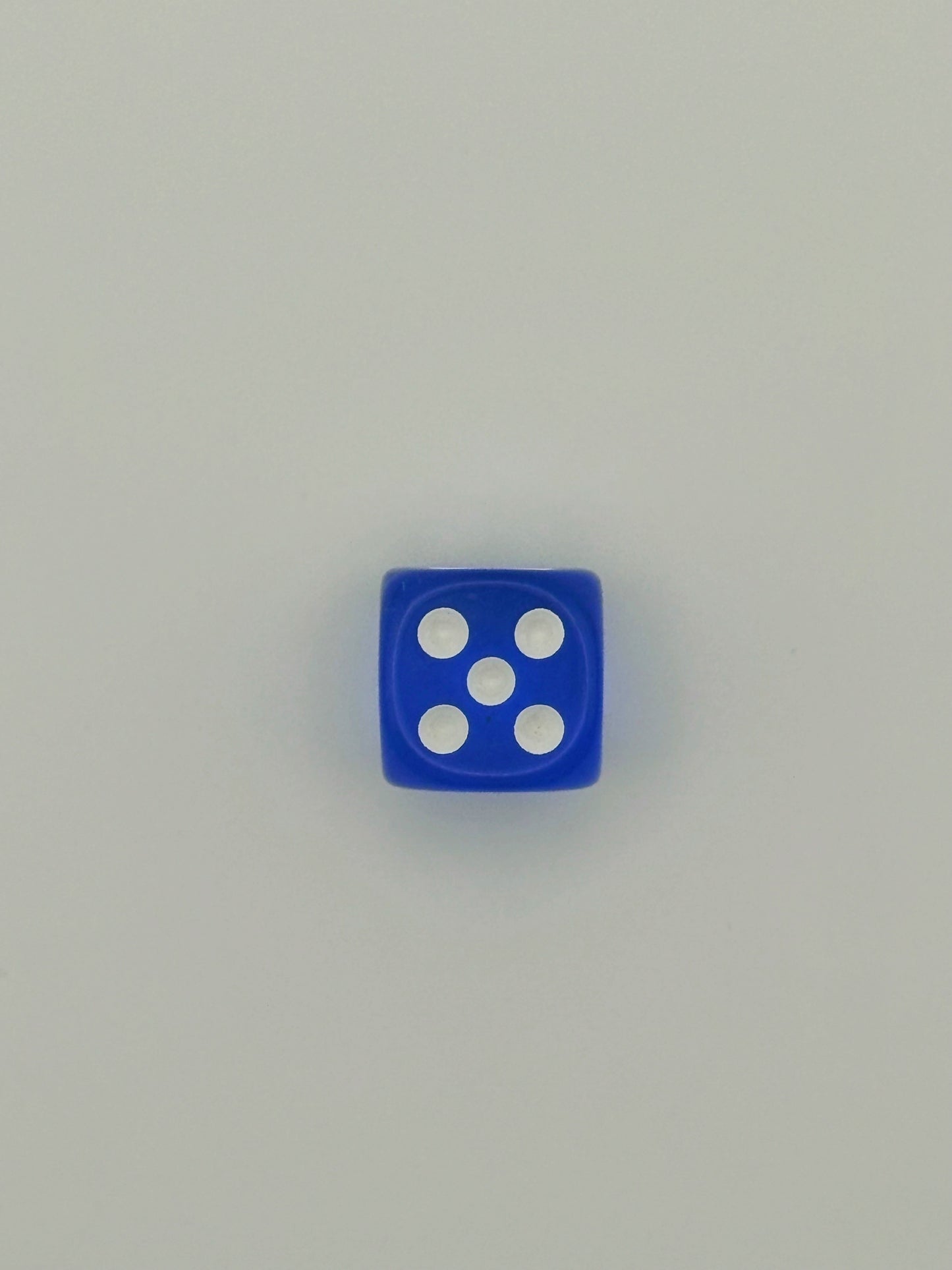 Lucky Roll – Colored Dice Charm